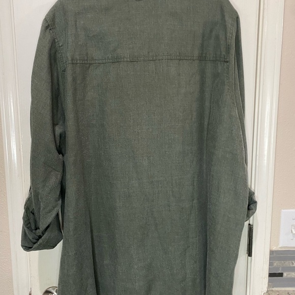 Torrid Taylor Relaxed Fit Rayon Twill Button-Up Shirt - Picture 5 of 7